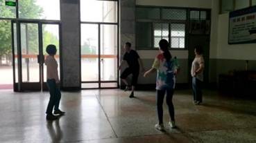 说明: E:\CZG\非教学\工会党务与指导青年教师\20220606 校工会活动视频\EMC易倍 姜亚东 踢毽子_Moment.jpg